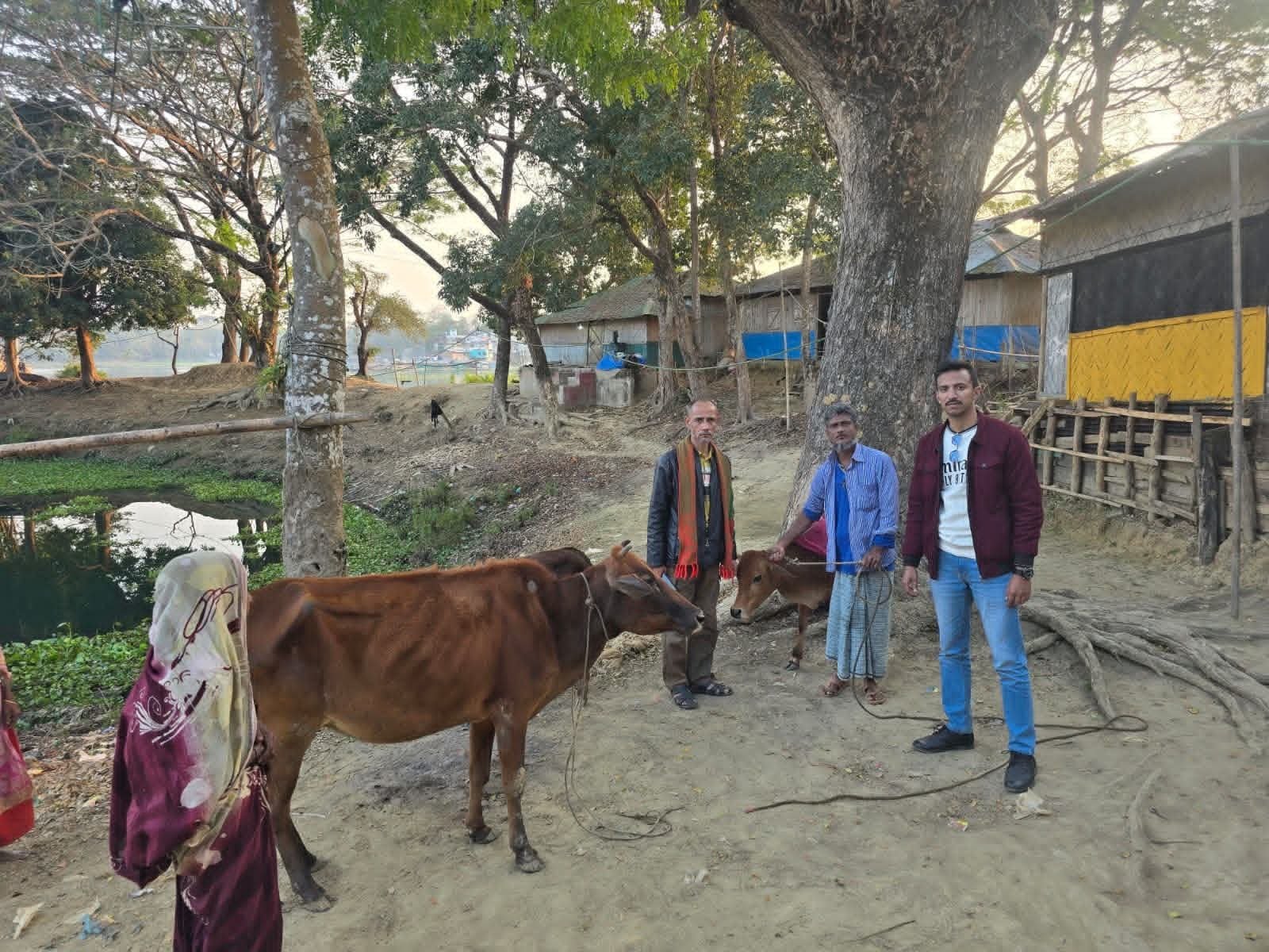 কাপ্তাই থানা পুলিশের সফল অভিযান: চুরি হওয়া ৩টি গরু উদ্ধার, মালিকের জিম্মায় হস্তান্তর
